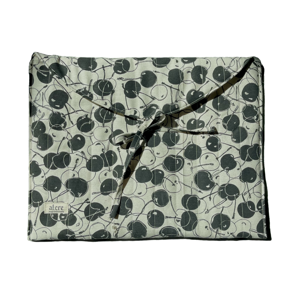 15.6" laptop case b&w cherries