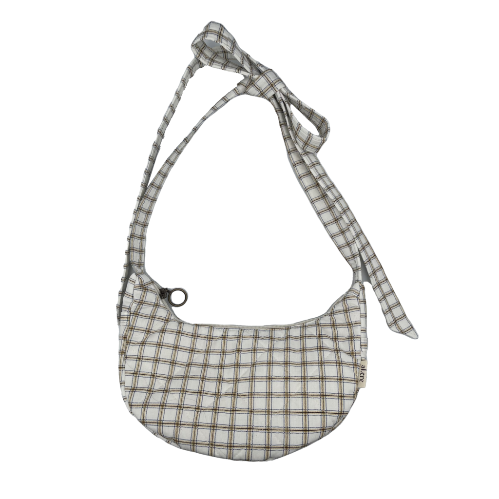 white picnic banana bag