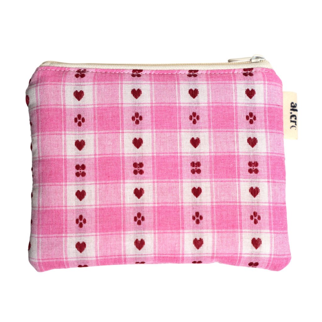picnic hearts medium pouch