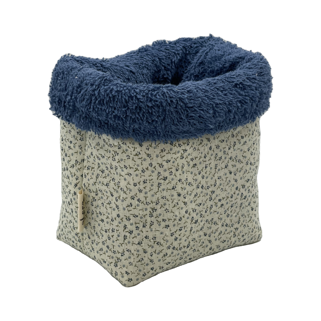 tiny blue flowers beauty bucket