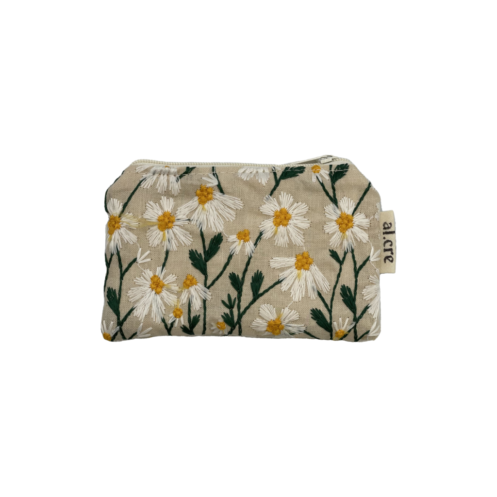 white daisies embroidered small wallet