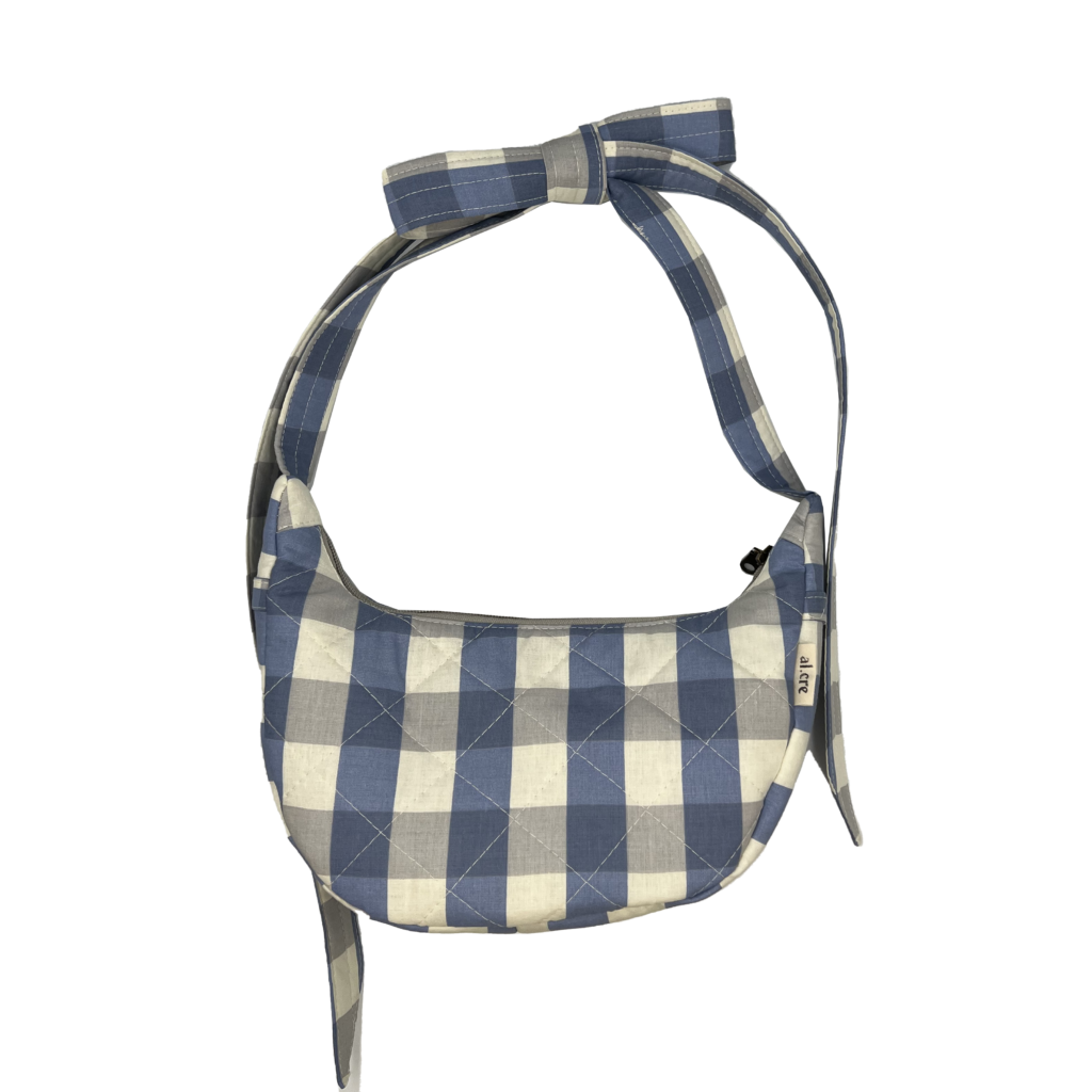 blue and gray picnic banana bag